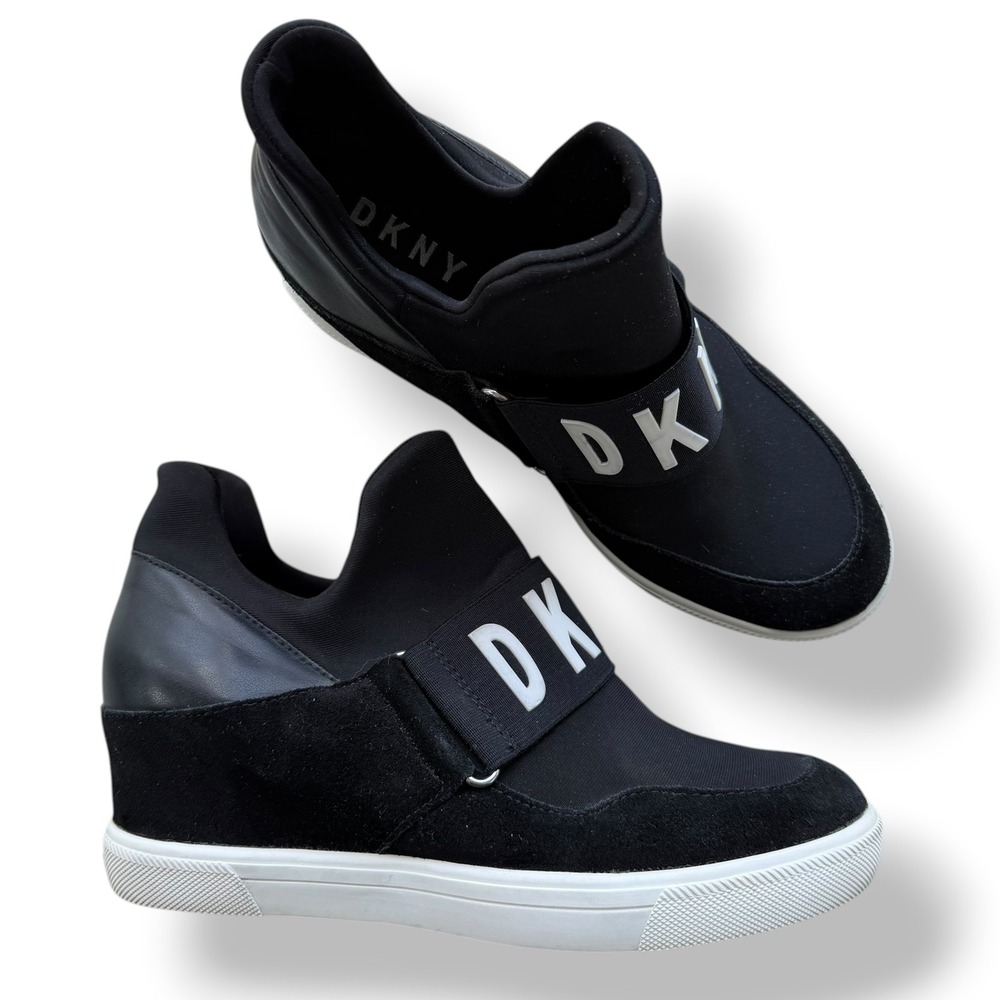DKNY Women's 8.5M Black White Logo Strap Hidden Wedge Cosmos Sneakers Streetwear